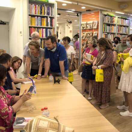 Juan Ramón Amores, librería Popular