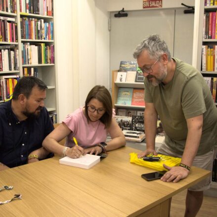 Juan Ramón Amores, librería Popular