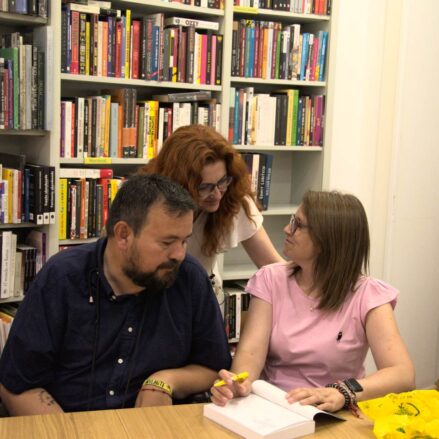 Juan Ramón Amores, librería Popular