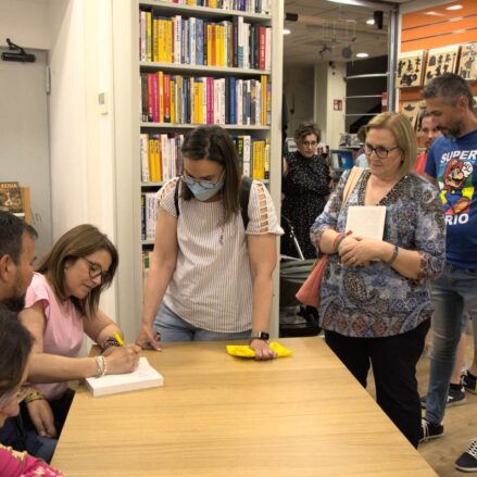 Juan Ramón Amores, librería Popular