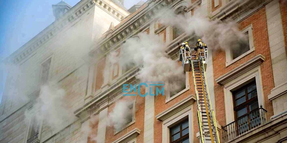 Tremenda imagen del incendio en el Alcázar de Toledo. Foto: Rebeca Arango.