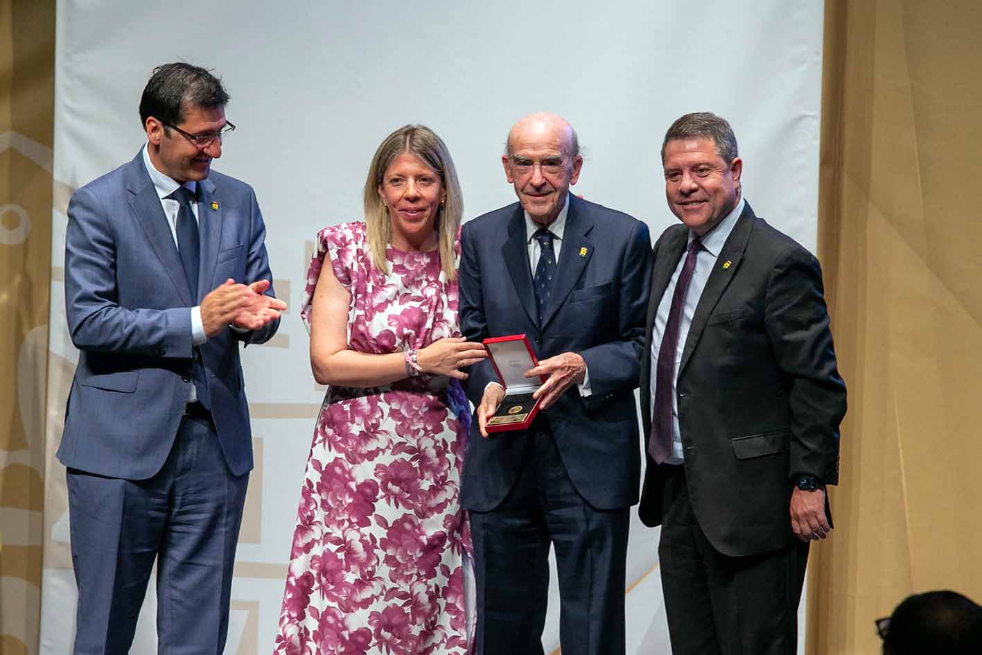 Medalla cooperativa de vino Virgen de las Viñas de Tomelloso