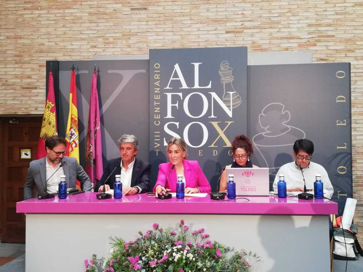 Milagros Tolón, alcaldesa de Toledo, junto a Jesús Corroto, del Consorcio; José Pablo Sabrido, concejal de Urbanismo; Virginia Cavia, jefa de Urbanismo; y Luis Enrique Espinoza, gerente de la Empresa Municipal de la Vivienda. Foto: Gema Módenes.