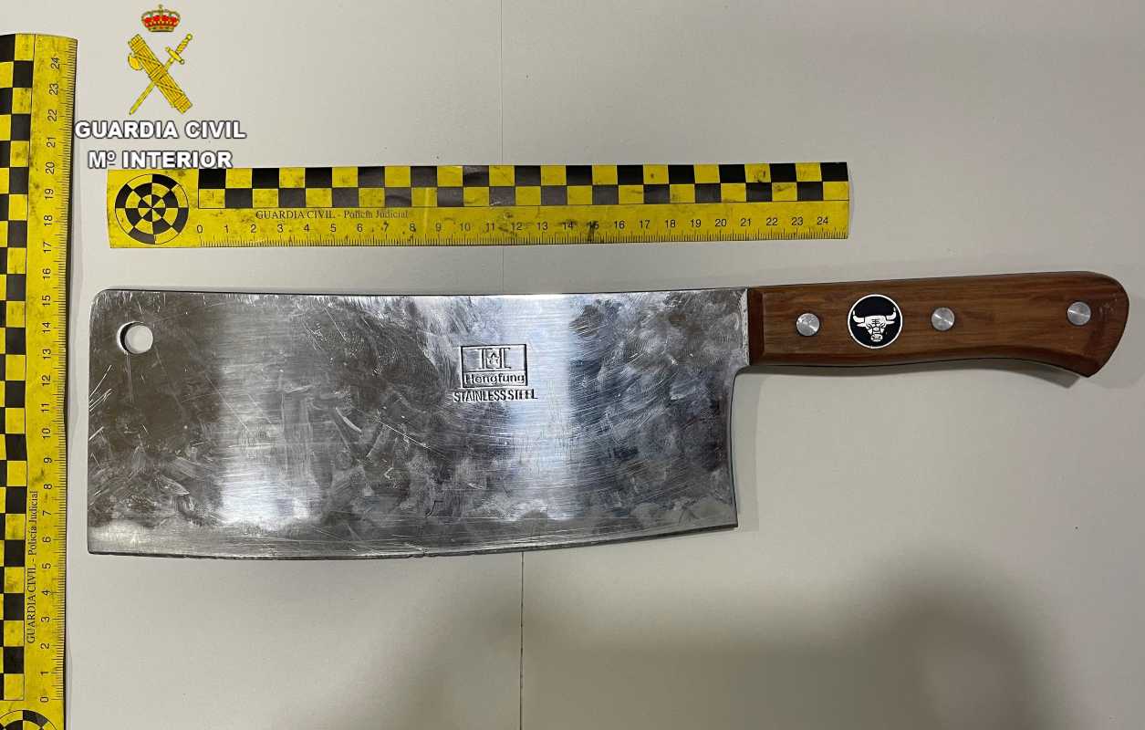 Imagen del cuchillo que incautó la Guardia Civil.