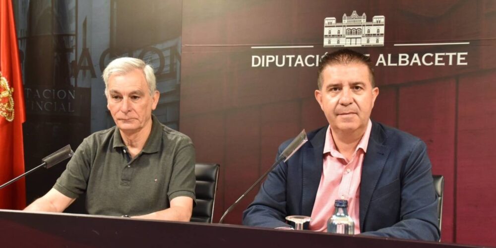 Antonio Selva y Santiago Cabañero presentan las nuevas ayudas de la Diputación de Albacete.