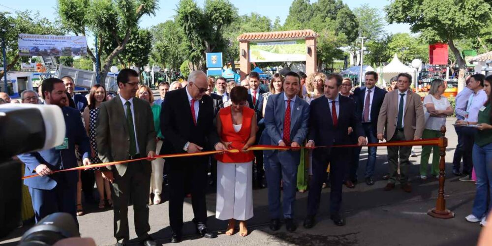 Inauguración de Fercam en Manzanares.