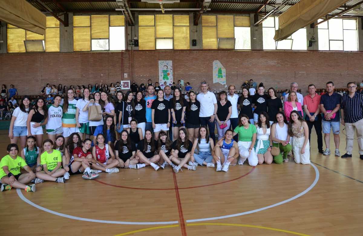 Foto de familia del cierre de campaña del CEI Toledo.