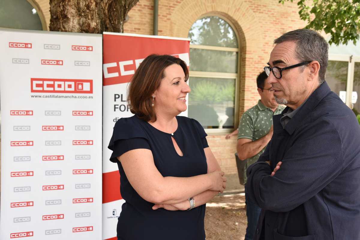 Patricia Franco y Paco de la Rosa en el XVI Encuentro de Salud Laboral de Comisiones Obreras.