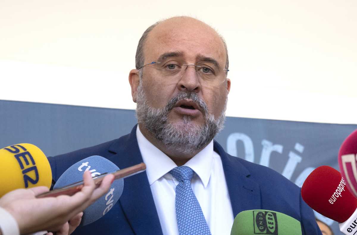 El vicepresidente de Castilla-La Mancha, José Luis Martínez Guijarro. Foto: EFE/ José del Olmo.