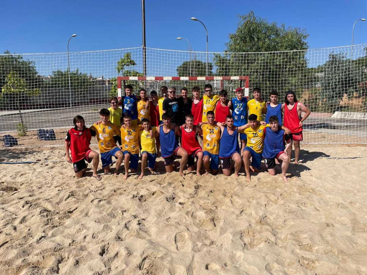 Participantes en una edición anterior de la Toledo Handball Cup.