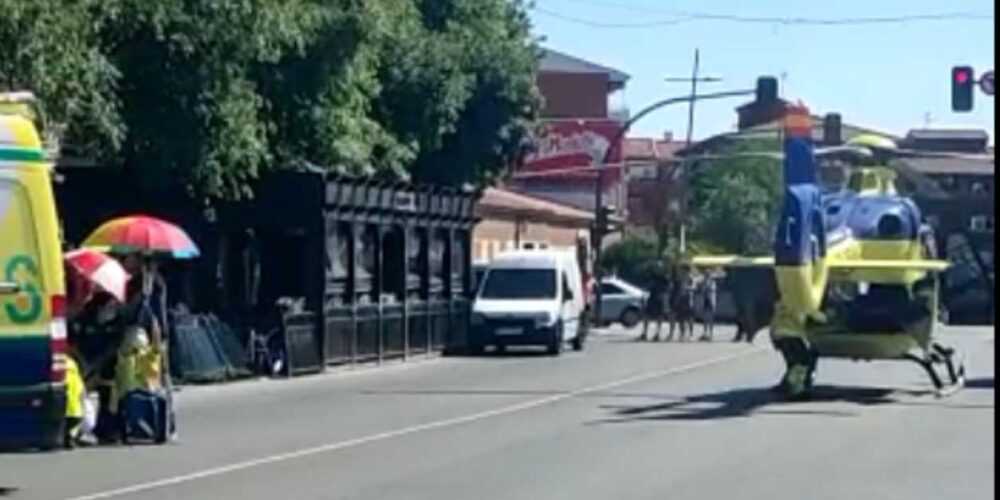 El helicóptero ha aterrizado en la avenida de Castilla-La Mancha.