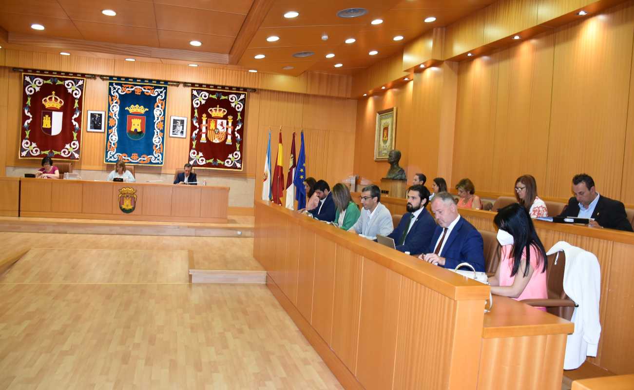 Pleno en el que se ha aprobado por unanimidad la declaración de Las Mondas como Fiesta de Interés Turístico Internacional.