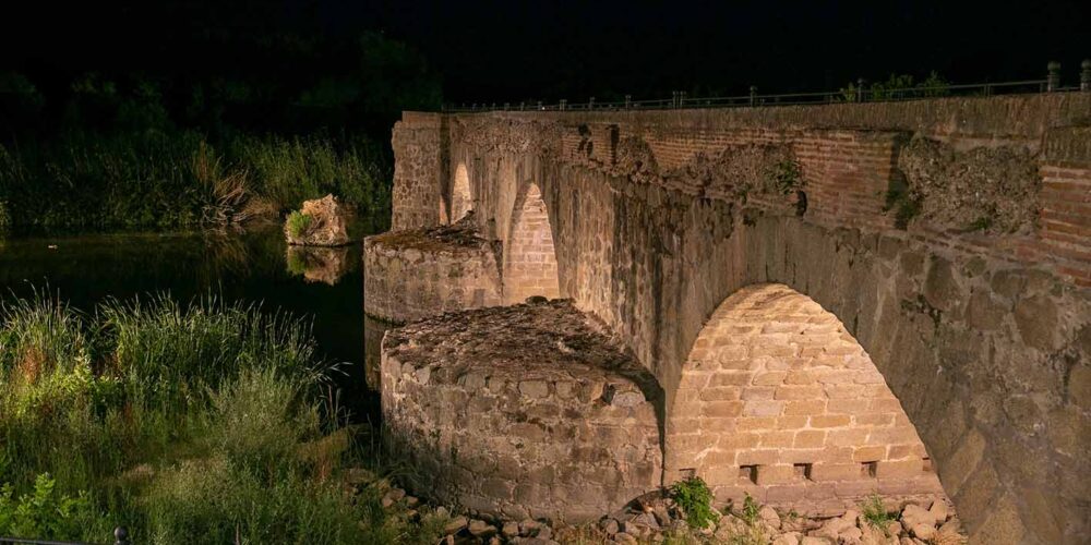 Panorámica de la nueva iluminación del Puente Romano.
