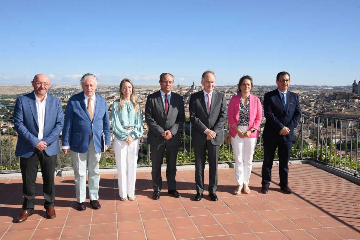 Personalidades asistentes a la inauguración del Seminario Internacional de Seguridad y Defensa.