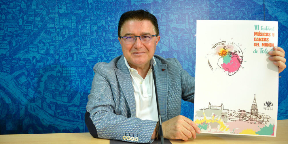 Teo García, concejal de Cultura, durante la presentación de los conciertos.