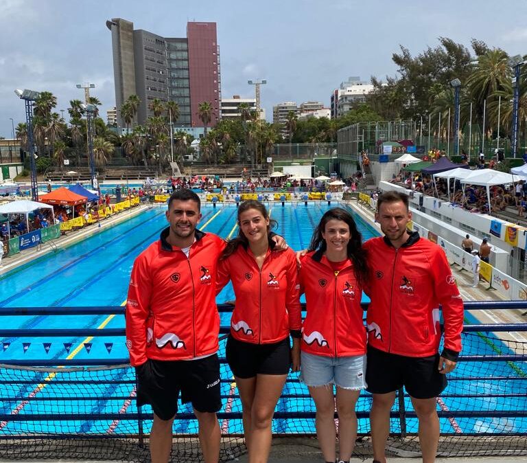 Nadadores del Club de Natación La Roda. 