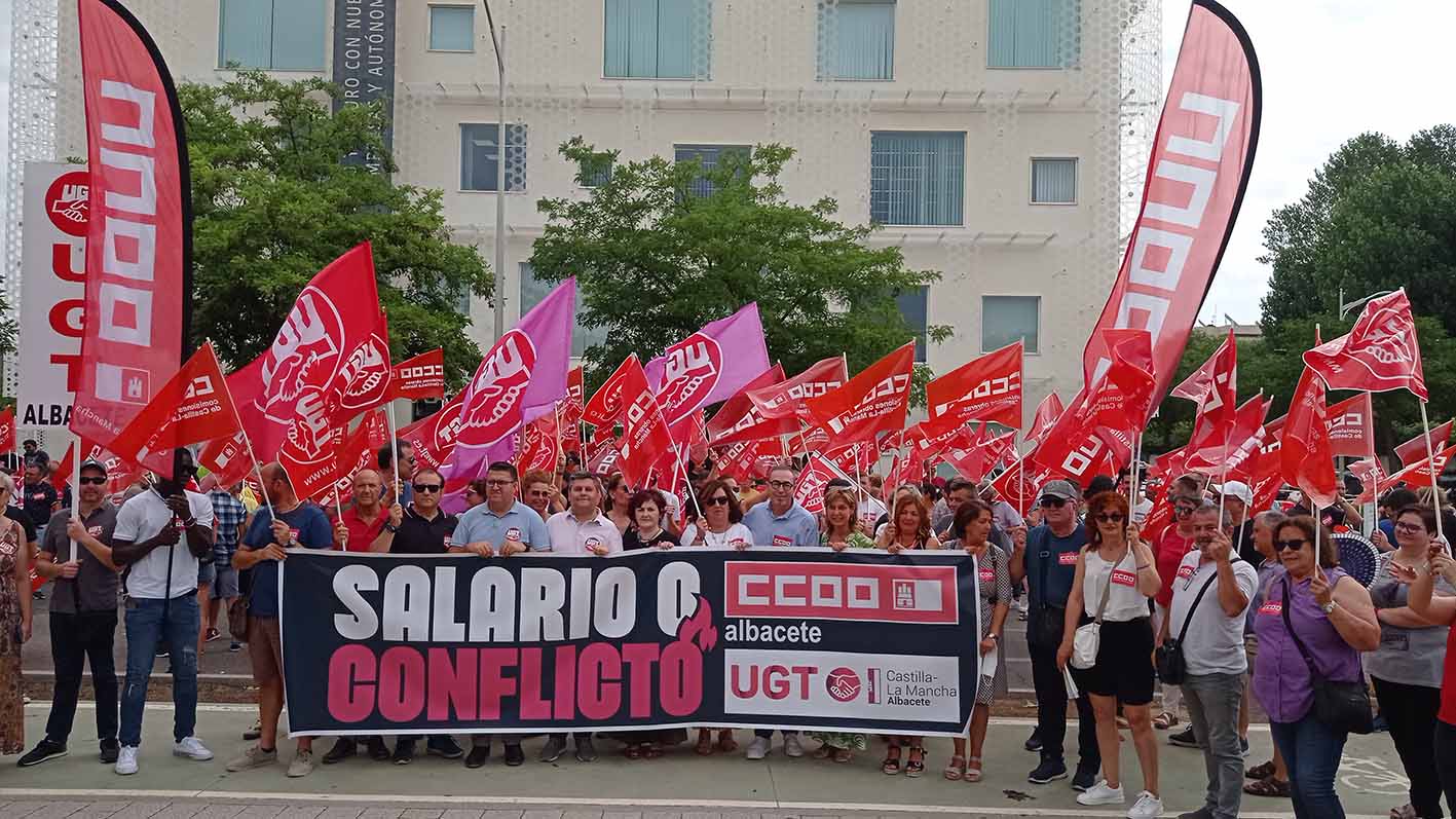 Concentracion-sindicatos-salarios-Albacete