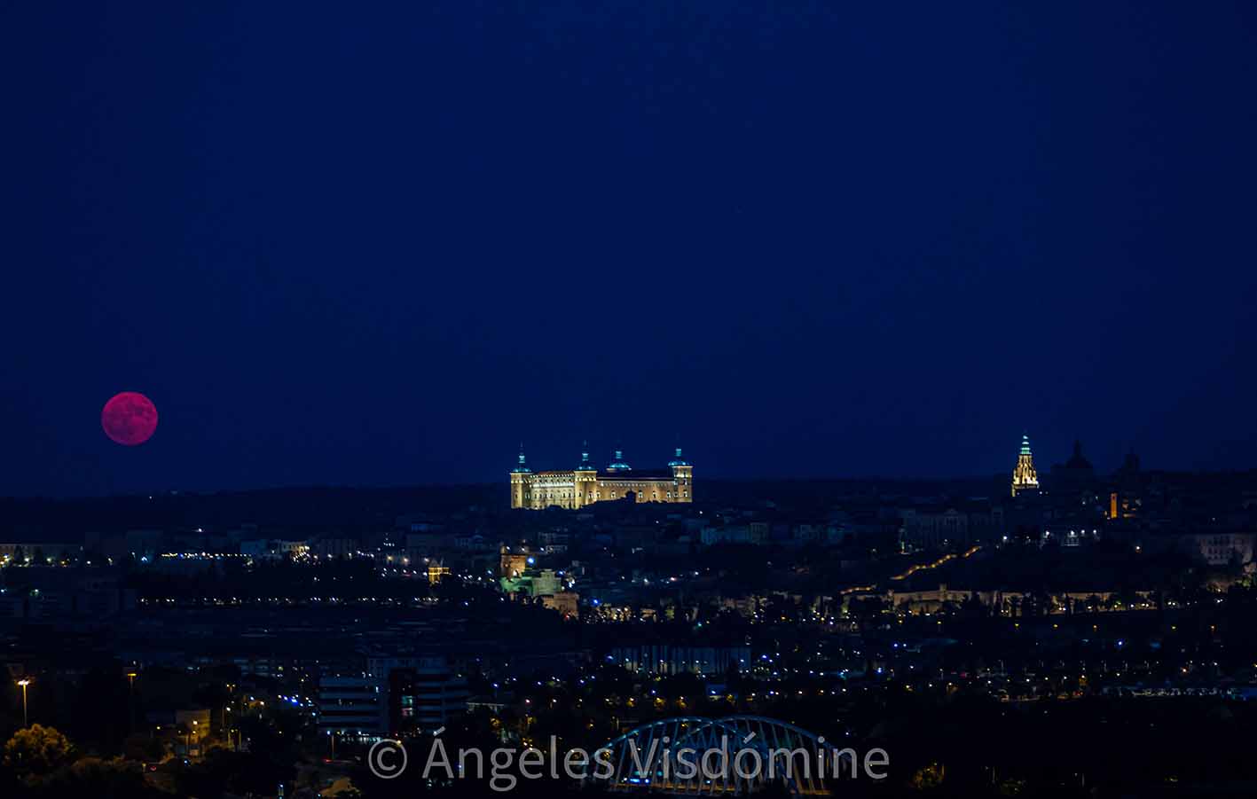 Luna de ciervo en Toledo. Foto: Ángeles Visdómine.