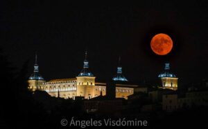 Luna de ciervo en Toledo. Foto: Ángeles Visdómine.