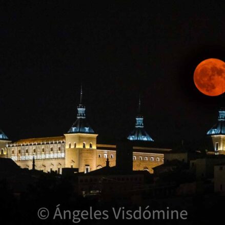 Luna de ciervo en Toledo. Foto: Ángeles Visdómine.