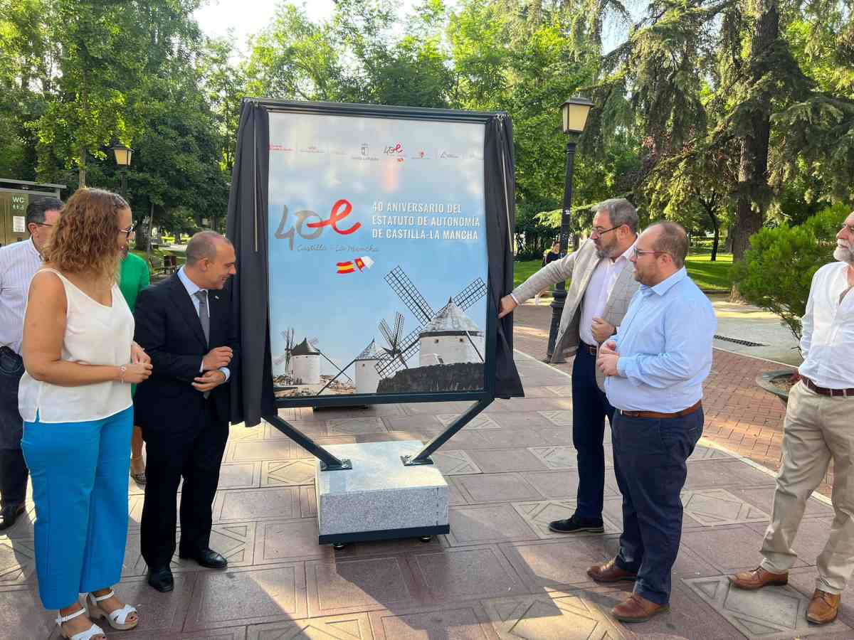 Inauguración exposición "40 Aniversario Estatuto de Autonomía CLM"