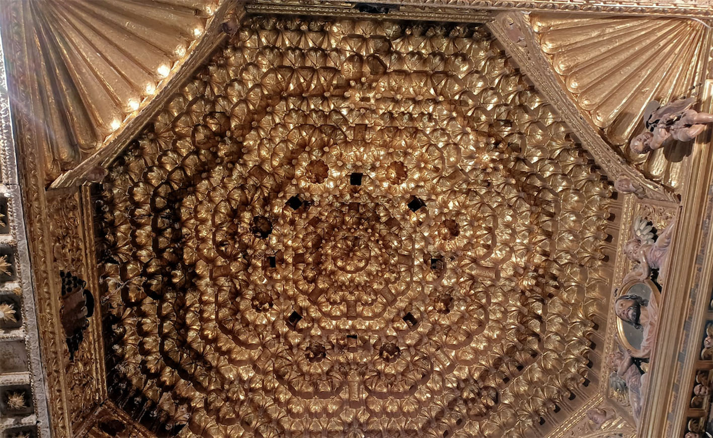 Bóveda de la capilla de Santa Catalina, adosada a la iglesia del Salvador, otra joya del patrimonio de Toledo.