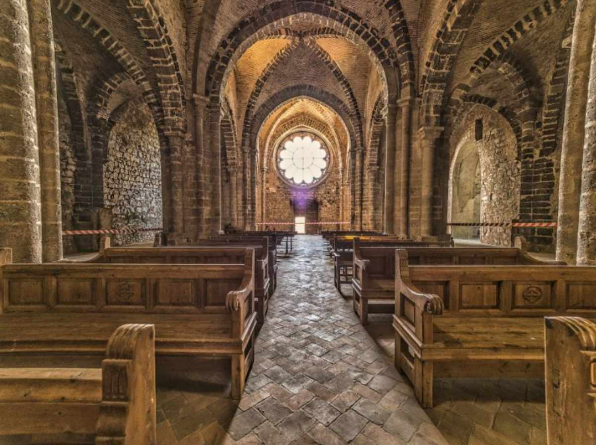 ©️Fotografía Ganadora del Concurso “Los 22 lugares del 22” de Turismo Castilla-La Mancha. Localización: Aldea del Rey (Ciudad Real). Autor: Toñi. Título: "Castillo de Calatrava la Nueva y Sacro Convento".