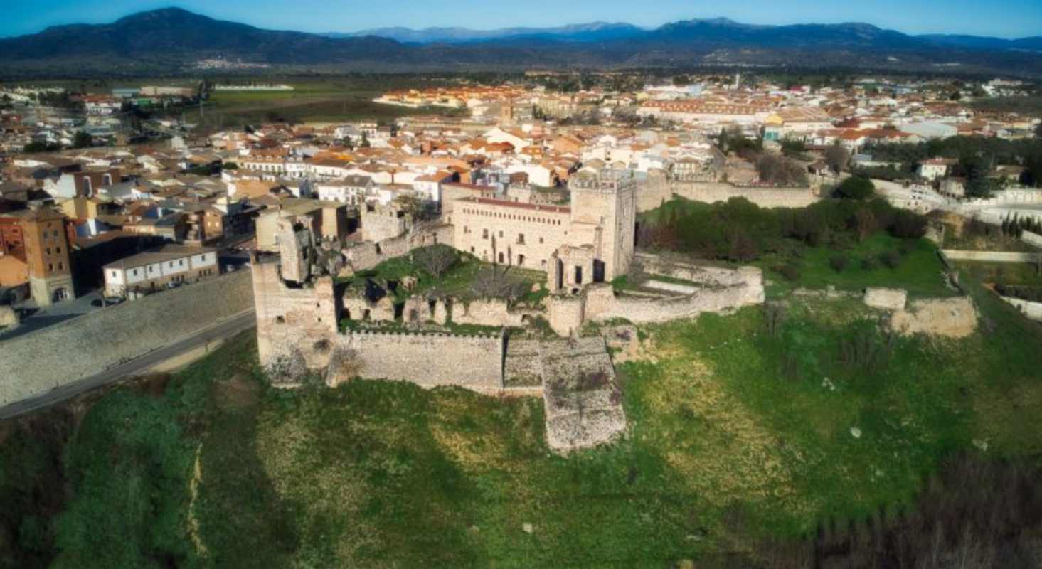 ©️Fotografía Ganadora del Concurso “Los 22 lugares del 22” de Turismo Castilla-La Mancha. Localización: Escalona (Toledo). Autor: Daniel Rodríguez. Título: "Castillo de Escalona".