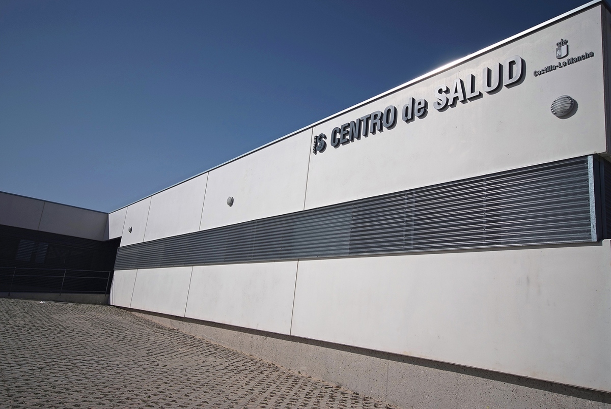 Una doctora fue agredida en el centro de salud de Camarena por dos pacientes.