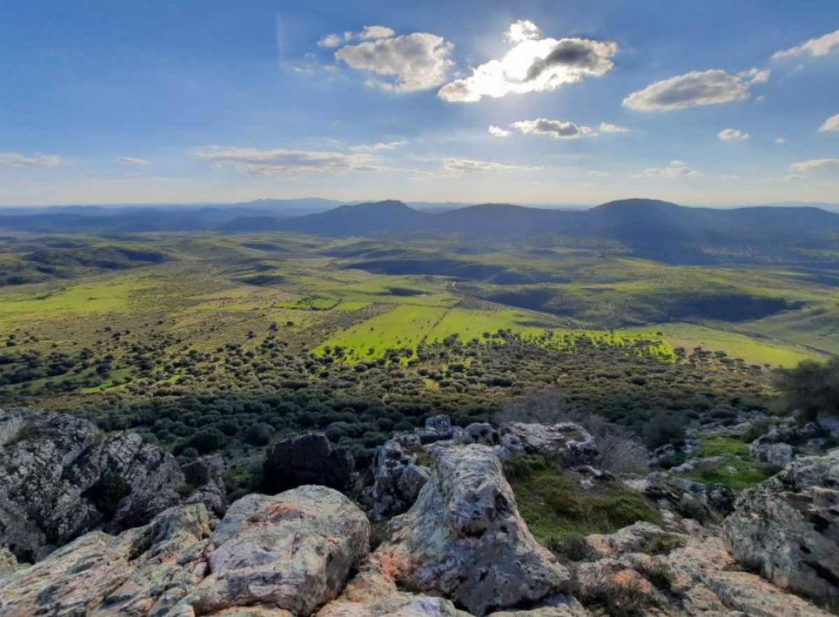 ©️Fotografía Ganadora del Concurso “Los 22 lugares del 22” de Turismo Castilla-La Mancha. Localización: Chillón (Ciudad Real). Autor: Luis J. Título: Ermita del Castillo.