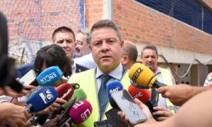 Emiliano García-Page anuncia la aprobación de un nuevo paquete de 124 millones de euros.