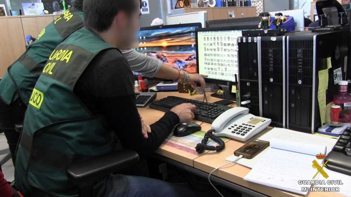 Foto de agentes de la Guardia Civil. Foto: www.gdt.guardiacivil.es.