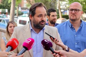 Paco Núñez ha asistido a la inauguración del I Foro de Hostelería de Guadalajara.