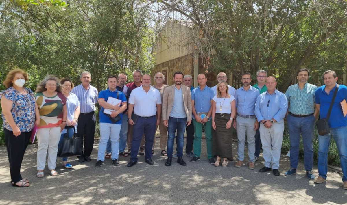 Participantes en la reunión donde se han abordado los pasos para acceder a los fondos para proyectos sostenibles en Las Tablas y Cabañeros.