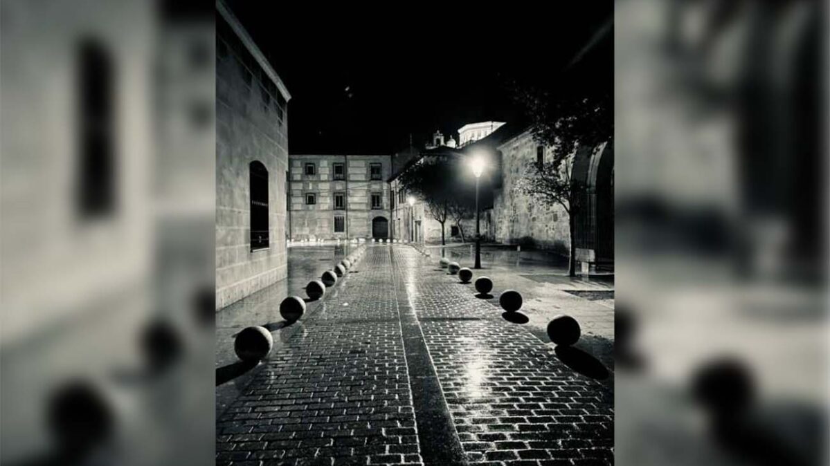 ©️Fotografía Ganadora del Concurso “Los 22 lugares del 22” de Turismo Castilla-La Mancha. Autor: Carol Vázquez. Título: Talavera en blanco y negro.