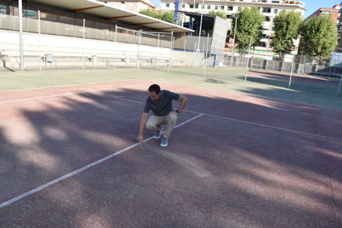 Las tres pistas de tenis no se usaban para nada.