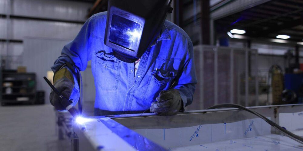 Imagen de archivo de un trabajador del sector del Metal