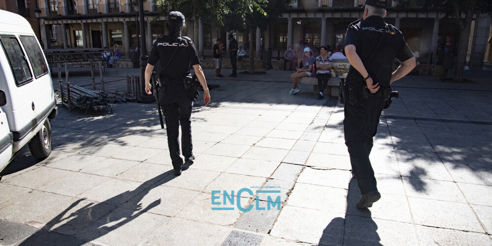 Imagen de archivo de la Policía Nacional patrullando por el casco histórico de Toledo. Foto: Rebeca Arango.