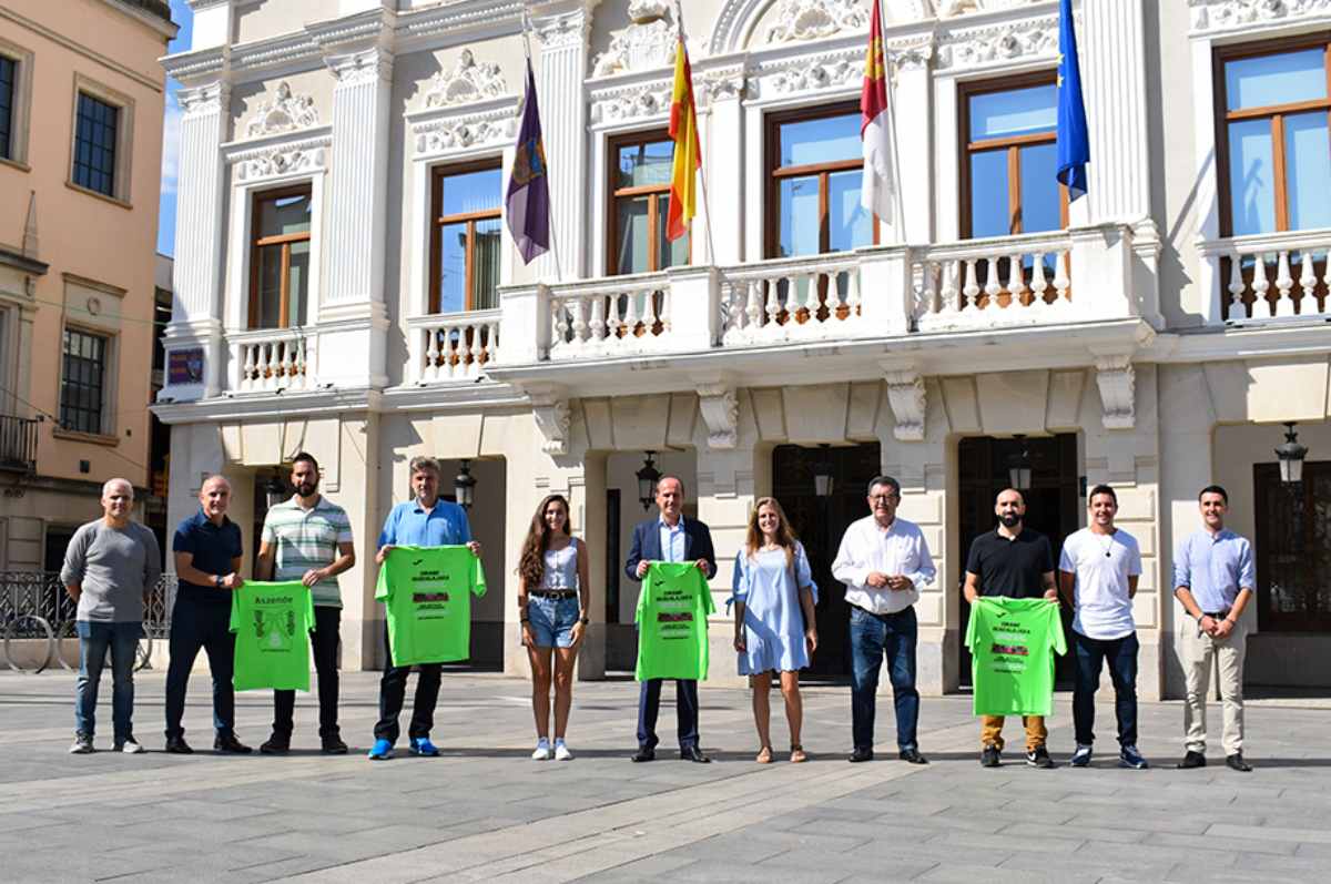 Recepción del Dinamo Guadalajara en el Ayuntamiento de la capital