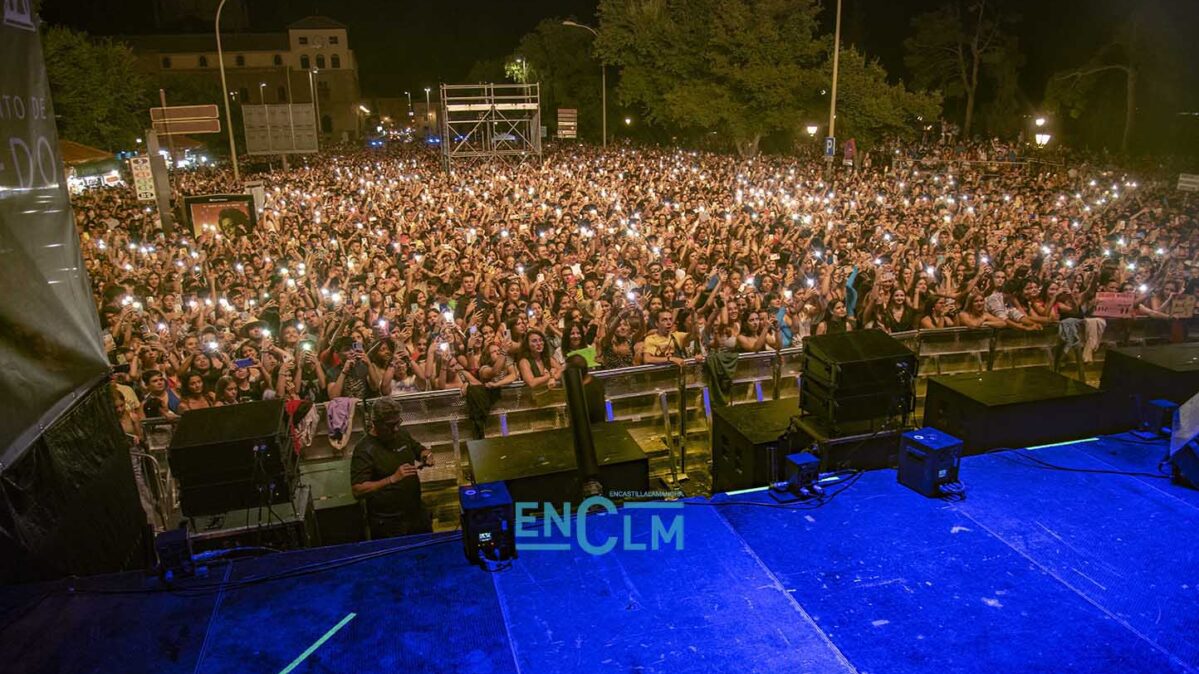 Público del concierto de Juan Magán