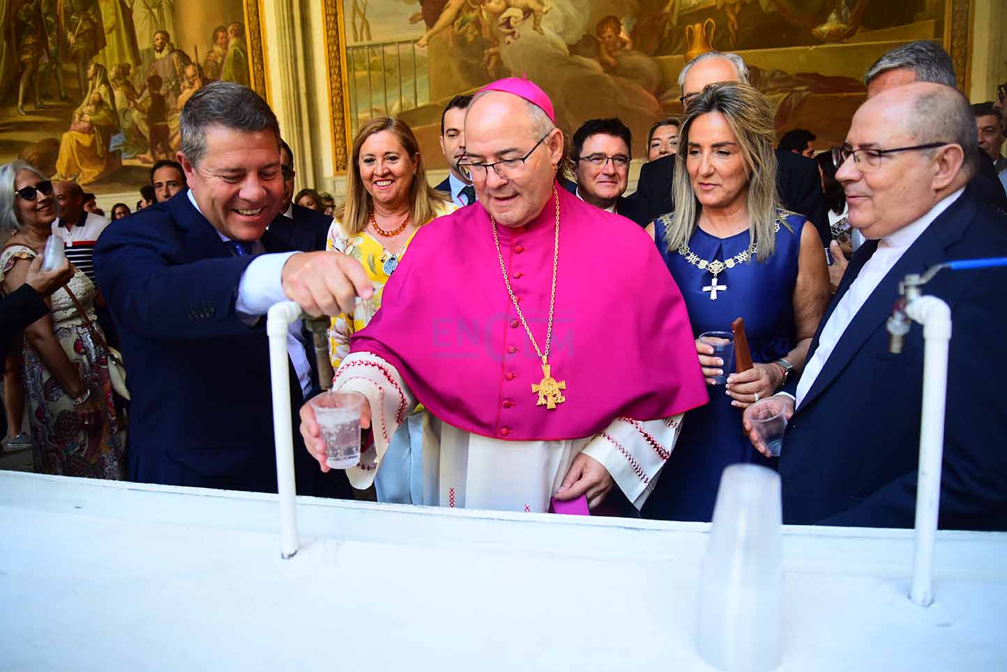 Page, junto al arzobispo de Toledo, Francisco Cerro, y la alcaldesa de Toledo, Milagros Tolón, en la festividad de la Virgen del Sagrario