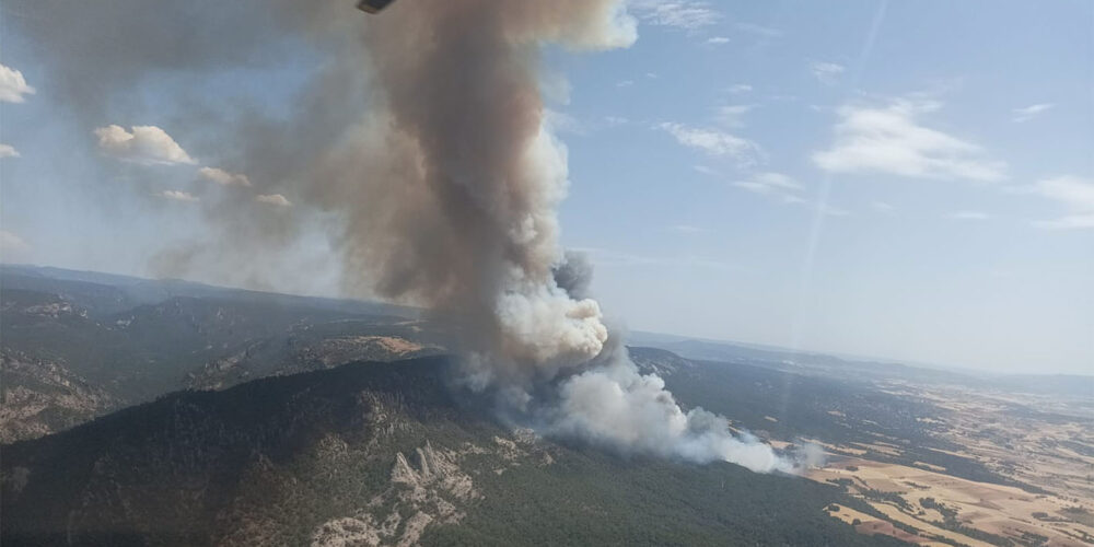 Incendio forestal de Cañamares (Cuenca) el miércoles por la tarde. Imagen de la BRIF de Cuenca.