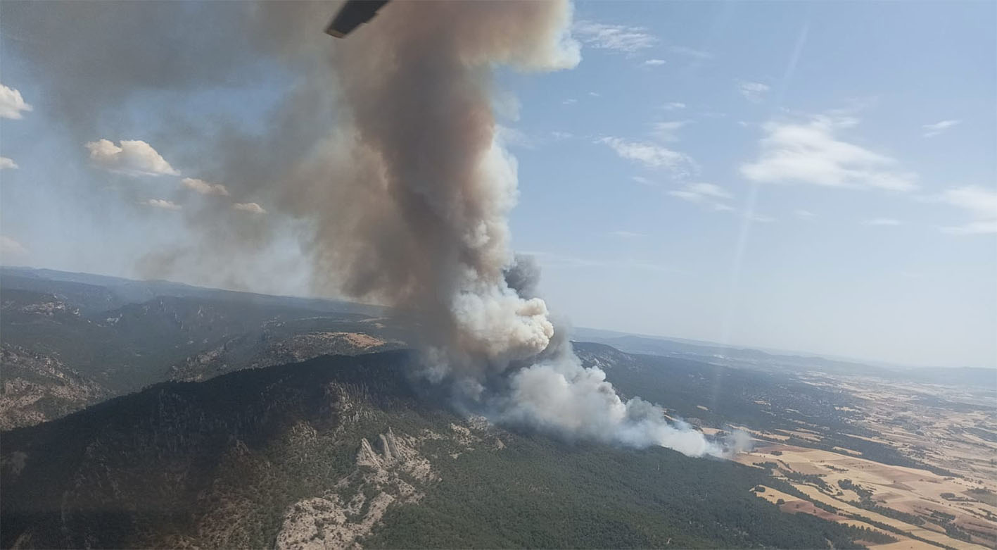 Incendio forestal de Cañamares (Cuenca) el miércoles por la tarde. Imagen de la BRIF de Cuenca.