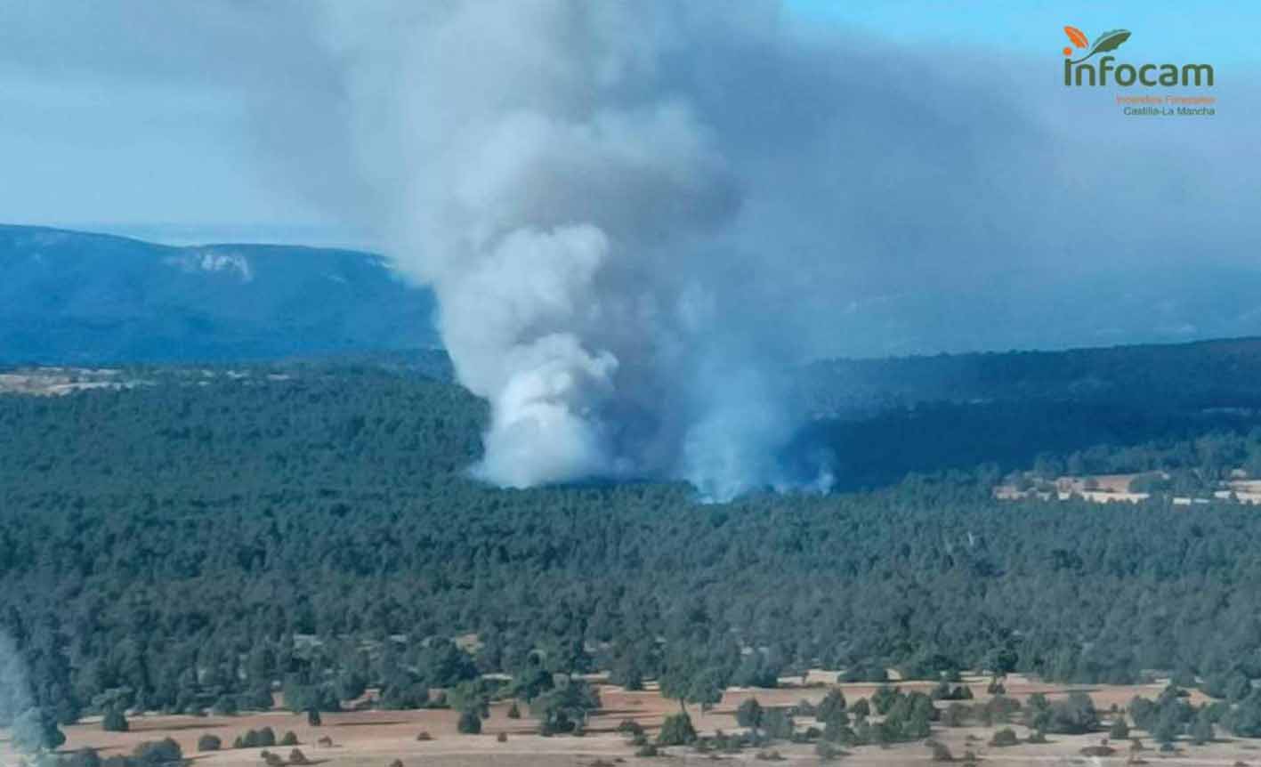 Mejora la situación en el incendio de Carrascosa (Cuenca).