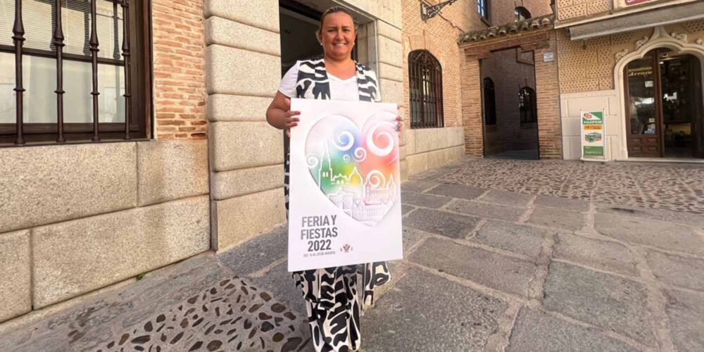 Maite Puig, con el cartel de las Fiestas de Toledo.