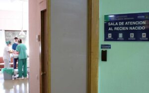 Imagen de archivo de una sala de atención al recién nacido en el Hospital de Albacete.