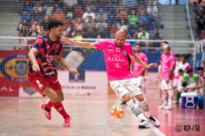 El Viña Albali Valdepeñas se llevó su trofeo.