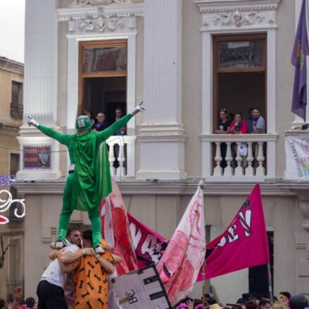 Peñistas en el pregón y chupinazo de Ferias y Fiestas de Guadalajara 2022