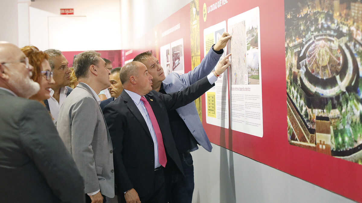 Exposición "Albacete, una ciudad en marcha", situada en el Pabellón Municipal del Recinto Ferial. 