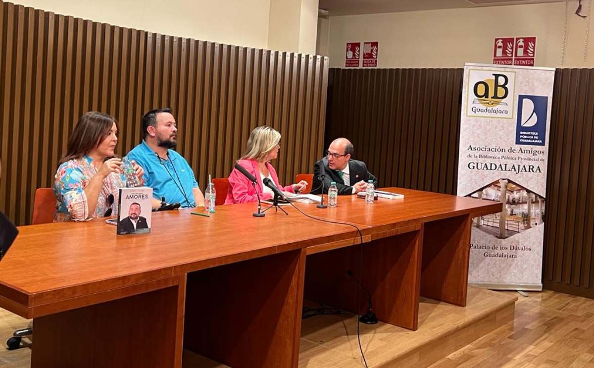 Presentación del libro "Un idilio con la vida" en Guadalajara